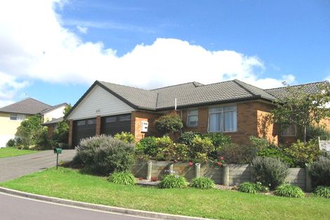 Photo of property in 7 Regents Park Place, Westgate, Auckland, 0614