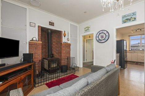 Photo of property in 22 Bowen Street, Woodville, 4920