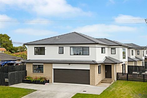 Photo of property in 105 Lincoln Park Avenue, Massey, Auckland, 0614