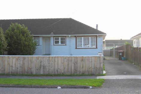 Photo of property in 22 Strand Crescent, Naenae, Lower Hutt, 5011