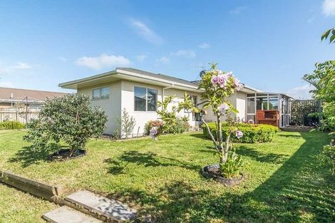 Photo of property in 17 Heihei Place, Paraparaumu, 5032