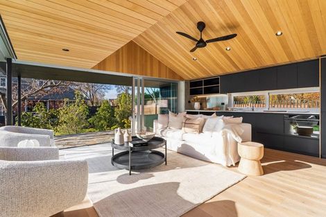 Photo of property in 87 Kahu Road, Fendalton, Christchurch, 8041