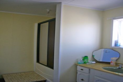 Photo of property in 65 Seaview Road, Cable Bay, 0420