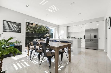 Photo of property in 35d Oceanbeach Road, Mount Maunganui, 3116