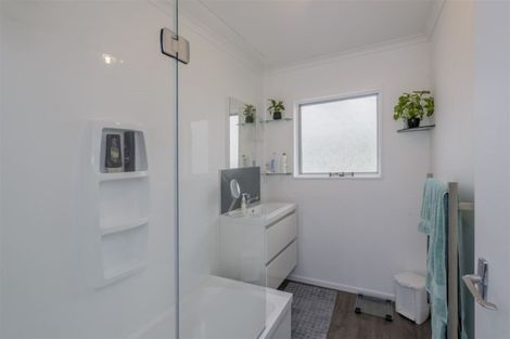 Photo of property in 19 Heather Street, Levin, 5510