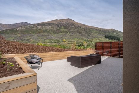 Photo of property in 35 Alps View Place, Lake Hayes, Queenstown, 9304