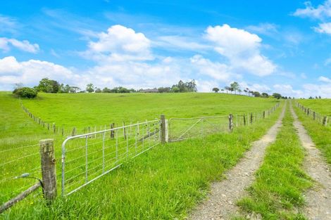 Photo of property in 239 Burtt Road, Paerata, Drury, 2578