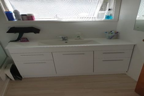 Photo of property in 24 Serwayne Place, Sunnyvale, Auckland, 0612