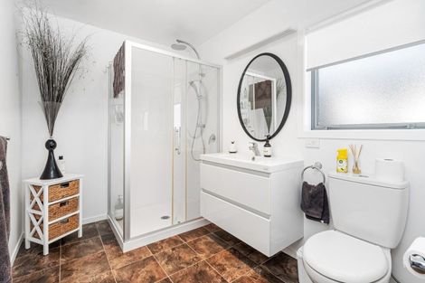 Photo of property in 22 Sando Way, One Tree Point, 0118