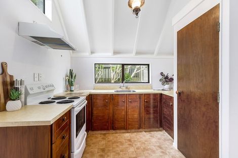 Photo of property in 84 Amapur Drive, Khandallah, Wellington, 6035