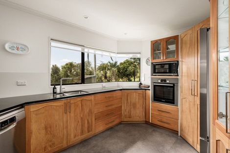 Photo of property in 42 Walker Road West, Aongatete, 3178