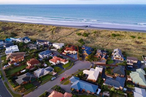 Photo of property in 15 Neptune Place, Waimairi Beach, Christchurch, 8083