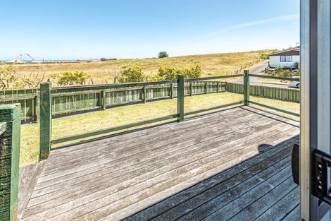 Photo of property in 35 Karyn Street, Castlecliff, Whanganui, 4501