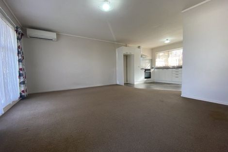 Photo of property in 37 Spence Road, Henderson, Auckland, 0612