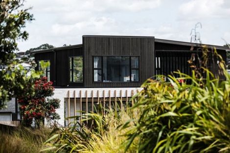 Photo of property in 17 Bearing Parade, Long Bay, Auckland, 0630