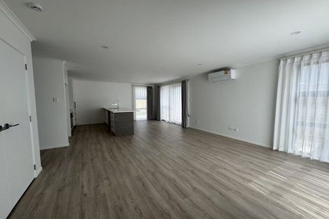 Photo of property in 10 Enchantment Lane, Karaka, 2113