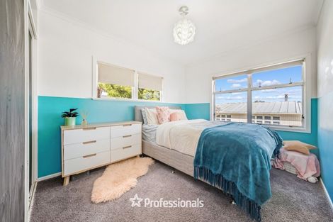 Photo of property in 215 Whites Line East, Waiwhetu, Lower Hutt, 5010