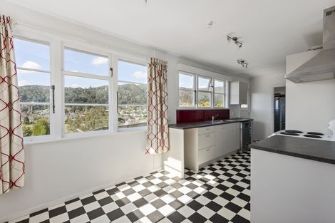 Photo of property in 15 Bird Grove, Stokes Valley, Lower Hutt, 5019