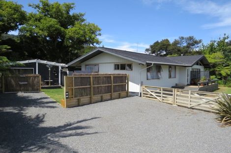 Photo of property in 30 Driving Creek Road, Coromandel, 3506