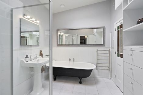 Photo of property in 17 Martin Avenue, Beckenham, Christchurch, 8023