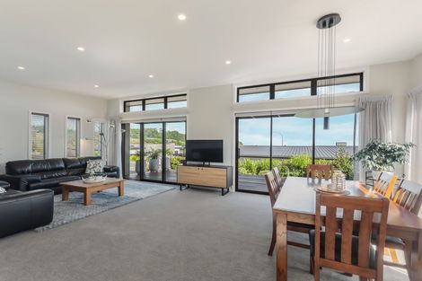 Photo of property in 18 Hill Tops Way, Stoke, Nelson, 7011