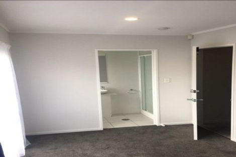 Photo of property in 28 Kevale Place, Manurewa, Auckland, 2102