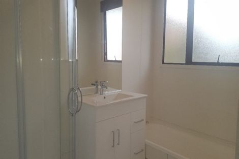 Photo of property in 1/141 Carnoustie Drive, Wattle Downs, Auckland, 2103