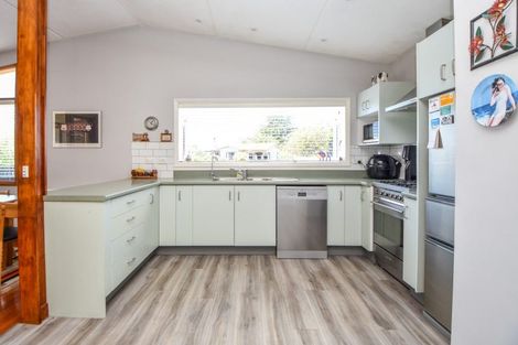 Photo of property in 22 Victoria Street, Carterton, 5713