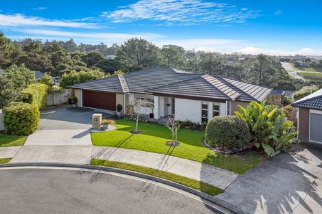Photo of property in 16 Ruth Craig Place, Stanmore Bay, Whangaparaoa, 0932