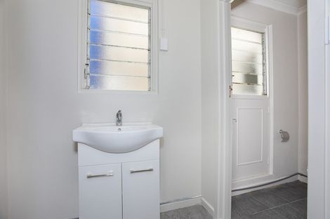 Photo of property in 12/14 High Street, Marton, 4710