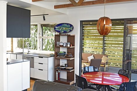 Photo of property in 9 Wonderview Road, Leigh, 0985