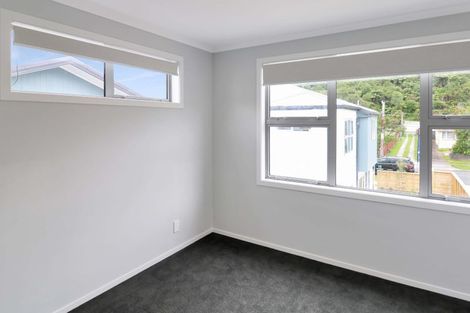 Photo of property in 4d Horoeka Street, Stokes Valley, Lower Hutt, 5019