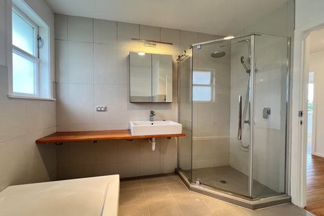 Photo of property in 2 Leander Road, Bayswater, Auckland, 0622