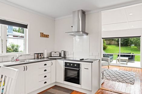 Photo of property in 17 Bickerstaffe Road, Maungaturoto, 0520