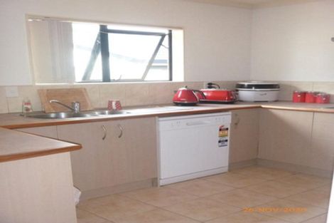 Photo of property in 4 Parkcrest Drive, Henderson, Auckland, 0612