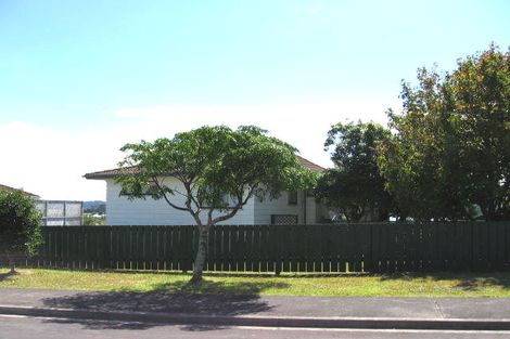 Photo of property in 14 Merida Place, Unsworth Heights, Auckland, 0632