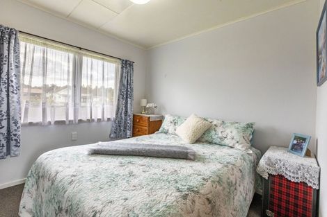 Photo of property in 38 Mcgreevy Street, Waipawa, 4210