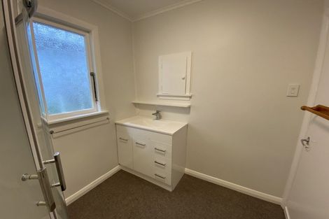 Photo of property in 36 Moa Point Road, Moa Point, Wellington, 6022