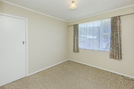 Photo of property in 16 Kentucky Street, Totara Park, Upper Hutt, 5018