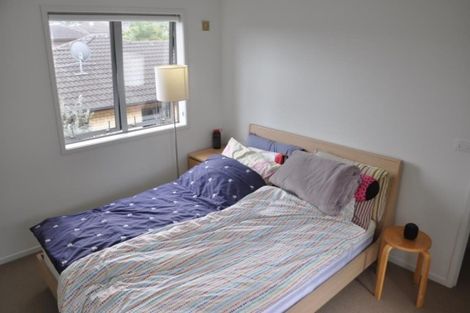 Photo of property in 75c Fields Parade, Oteha, Auckland, 0632