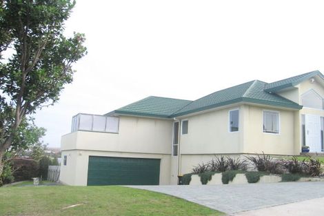 Photo of property in 5 Saint Ives Drive, Camborne, Porirua, 5026