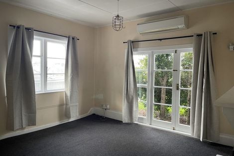 Photo of property in 2 Chaucer Road, Hospital Hill, Napier, 4110