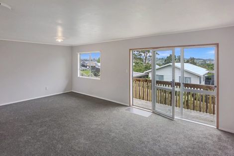Photo of property in 5 Flaunty Place, West Harbour, Auckland, 0618