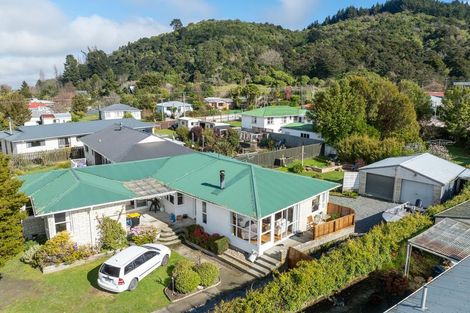 Photo of property in 81 Watt Street, Featherston, 5710