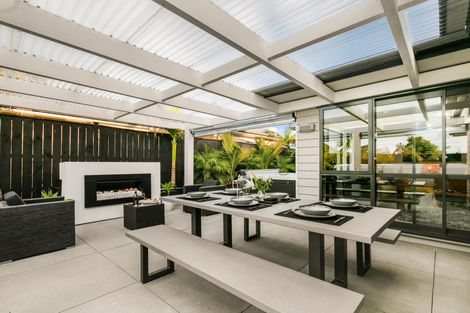 Photo of property in 11 Creda Road, Wattle Downs, Auckland, 2103