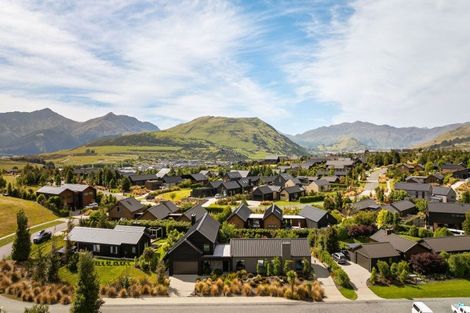 Photo of property in 8 Pendeen Crescent, Jacks Point, Queenstown, 9371