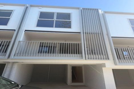 Photo of property in 9/9 Aeroview Drive, Beach Haven, Auckland, 0626