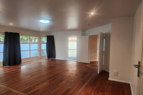 Photo of property in 32 Strowan Road, Strowan, Christchurch, 8052