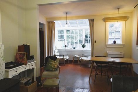 Photo of property in 17 Poplar Grove, Thorndon, Wellington, 6011