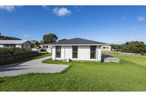 Photo of property in 27 Sunset Drive, Baylys Beach, Dargaville, 0377